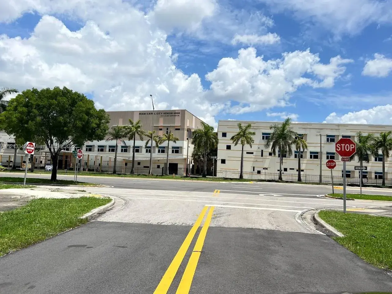 3354 NW 181st St, Miami Gardens FL 33056