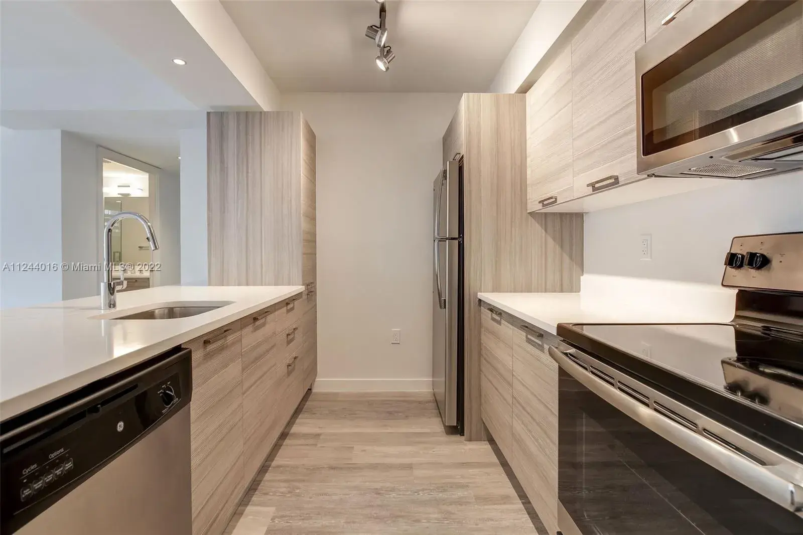 1756 N Bayshore Dr # 31E, Miami FL 33132