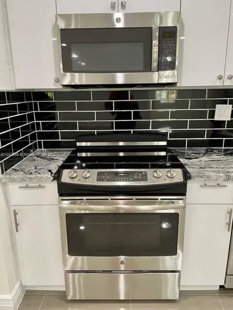 961 NW 200th St, Miami Gardens FL 33169