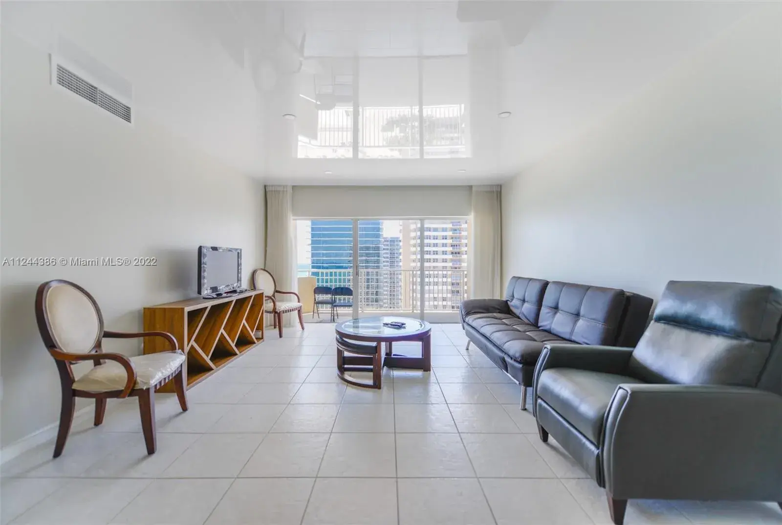 1950 S Ocean Dr # 17J, Hallandale Beach FL 33009