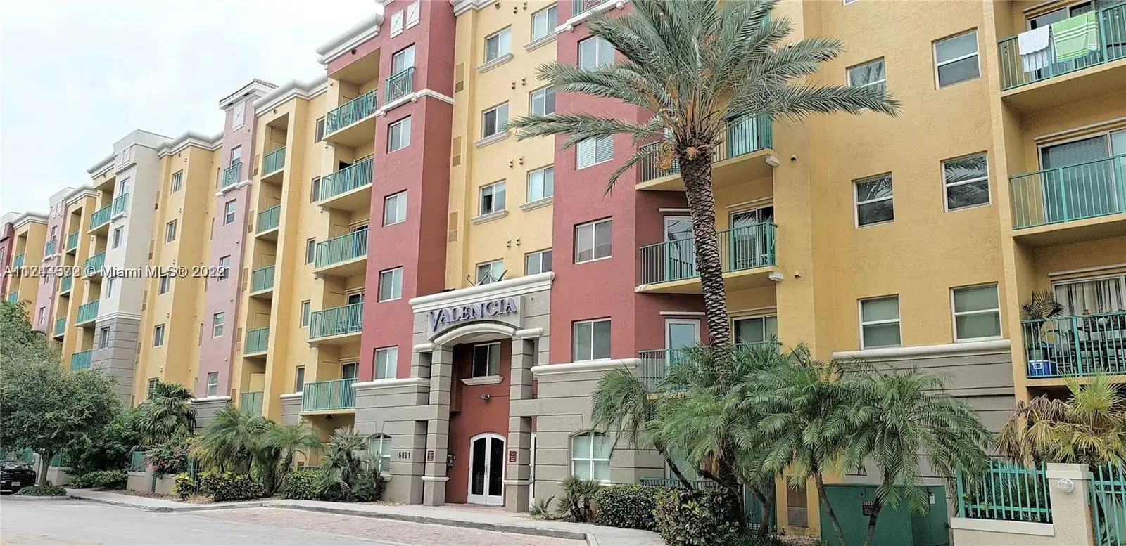 2 bedroom 2 bath Residential Lease for rent at 6001 SW 70th St # 247, South Miami FL 33143