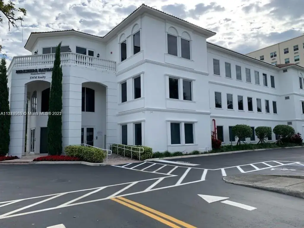 Commercial Sale for sale at 2750 NE 185th St, Aventura FL 33180