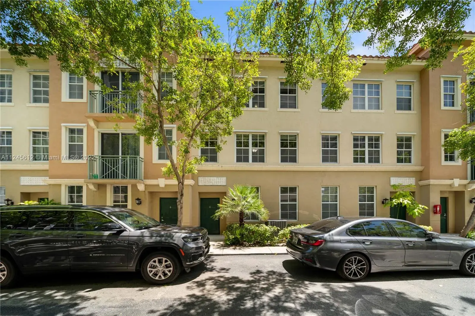 2069 S Ocean Dr, Hallandale Beach FL 33009
