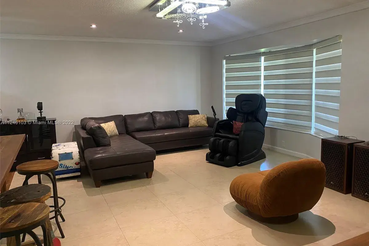 2210 N 54th Ave, Hollywood FL 33021