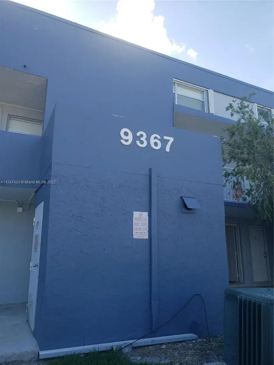 2 bedroom 2 bath Residential Lease for rent at 9367 Fontainebleau Blvd # G111, Miami FL 33172