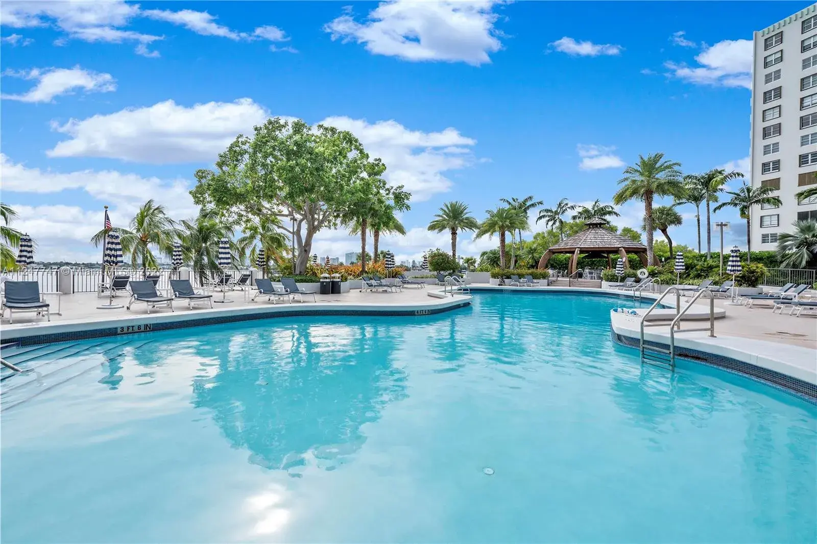 2 bedroom 2 bath for sale at 9 Island Ave # 710, Miami Beach FL 33139