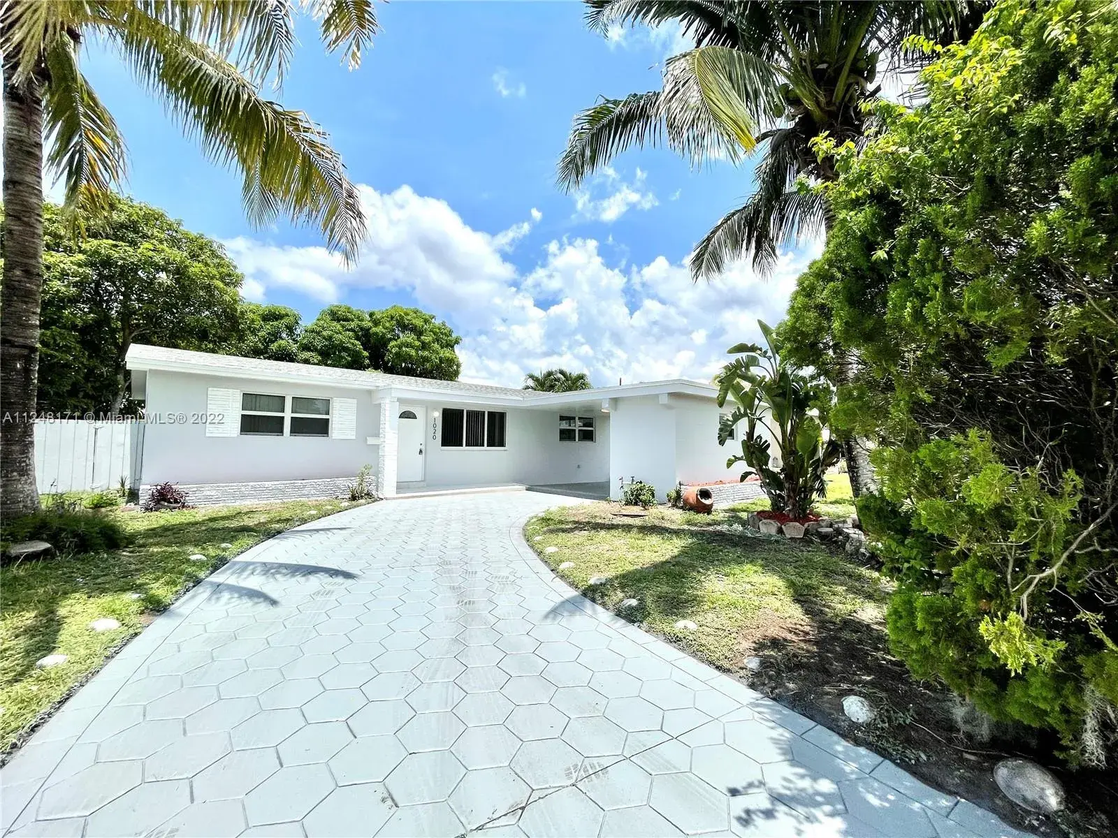 1020 N 74th Ter, Hollywood FL 33024