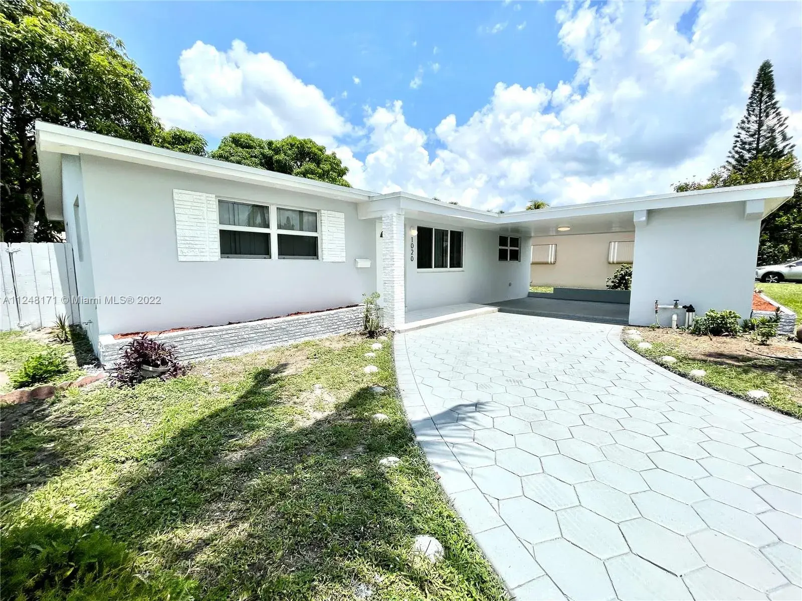 1020 N 74th Ter, Hollywood FL 33024