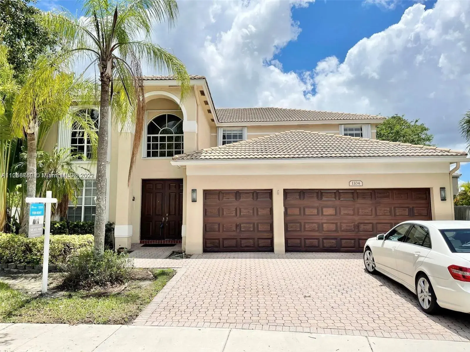 4 bedroom 3 bath Residential for sale at 1104 NW 139th Ave, Pembroke Pines FL 33028