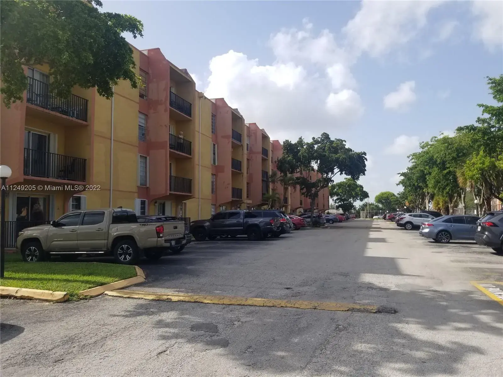 4707 NW 7th St # 8, Miami FL 33126