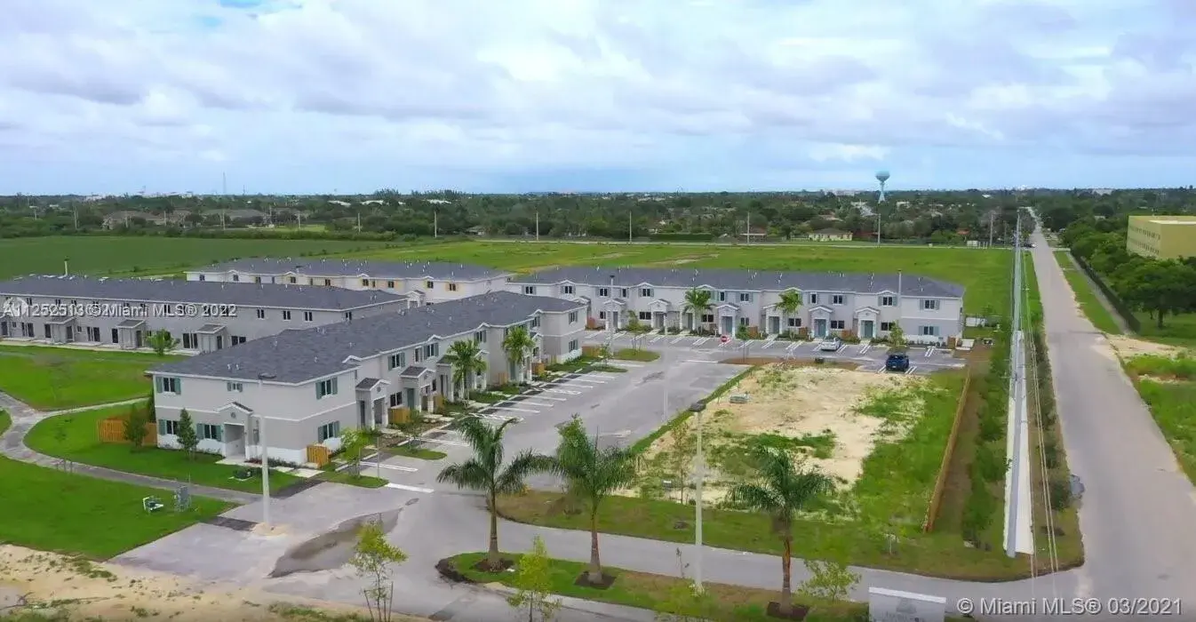 3 bedroom 2 bath Residential for sale at 448 NW 12th Pl # 448, Florida City FL 33034