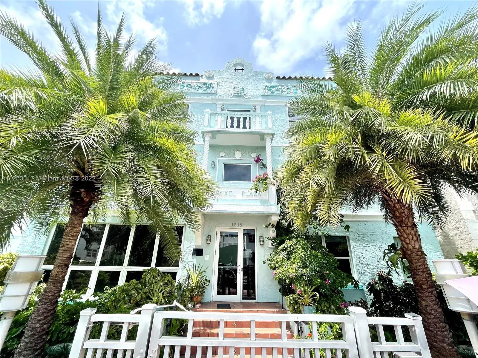 2 bedroom 2 bath for sale at 1218 Drexel Ave # 204, Miami Beach FL 33139