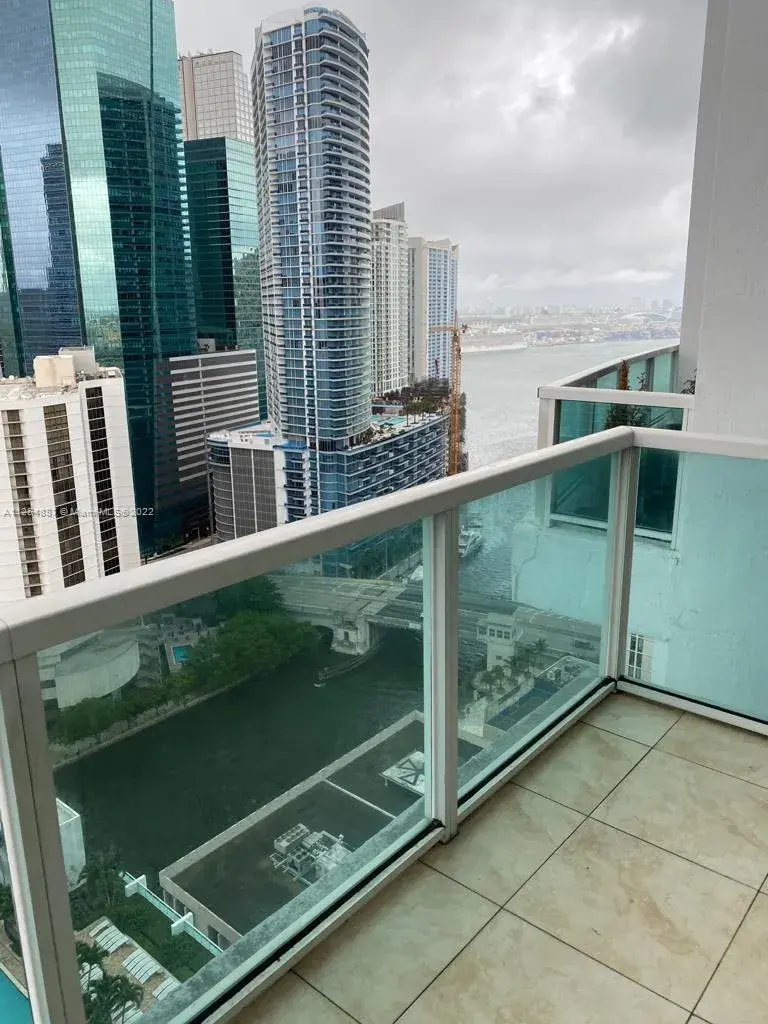 1 bedroom 1 bath Residential for sale at 41 SE 5th St # 1815, Miami FL 33131