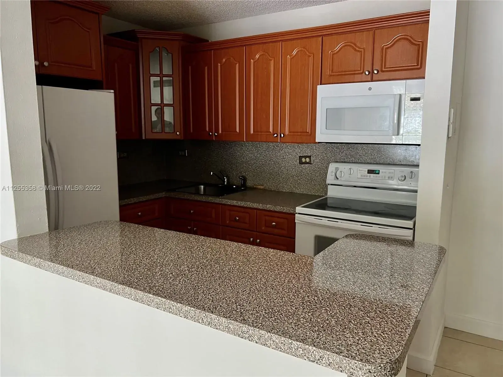 7140 NW 179th St # 204, Hialeah FL 33015