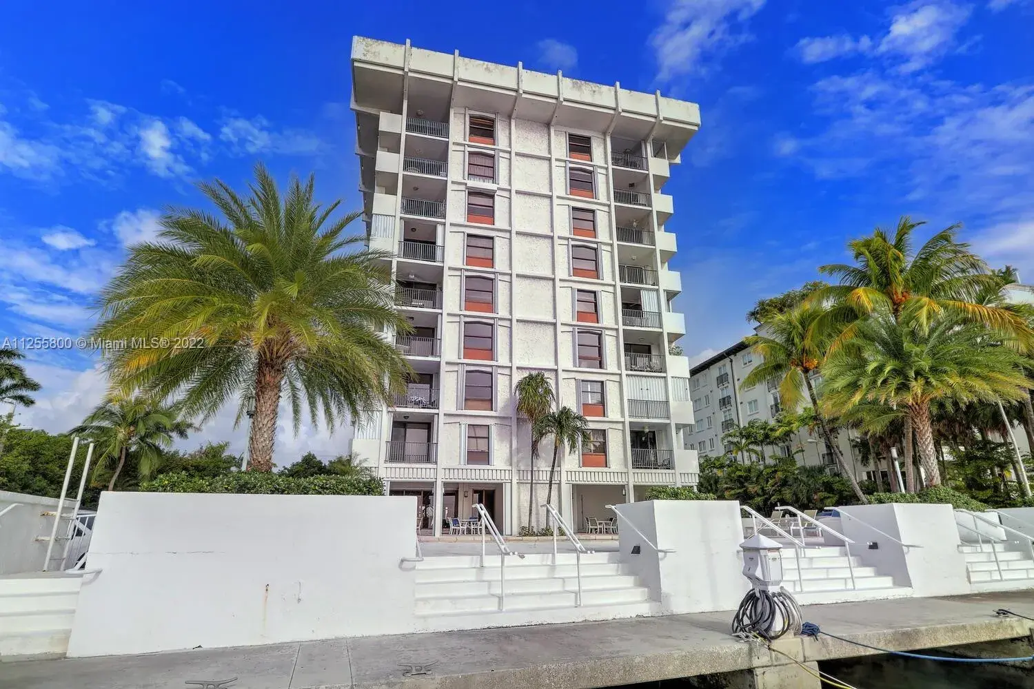 2 bedroom 2 bath Residential for sale at 1600 S Bayshore Ln # 9C, Miami FL 33133