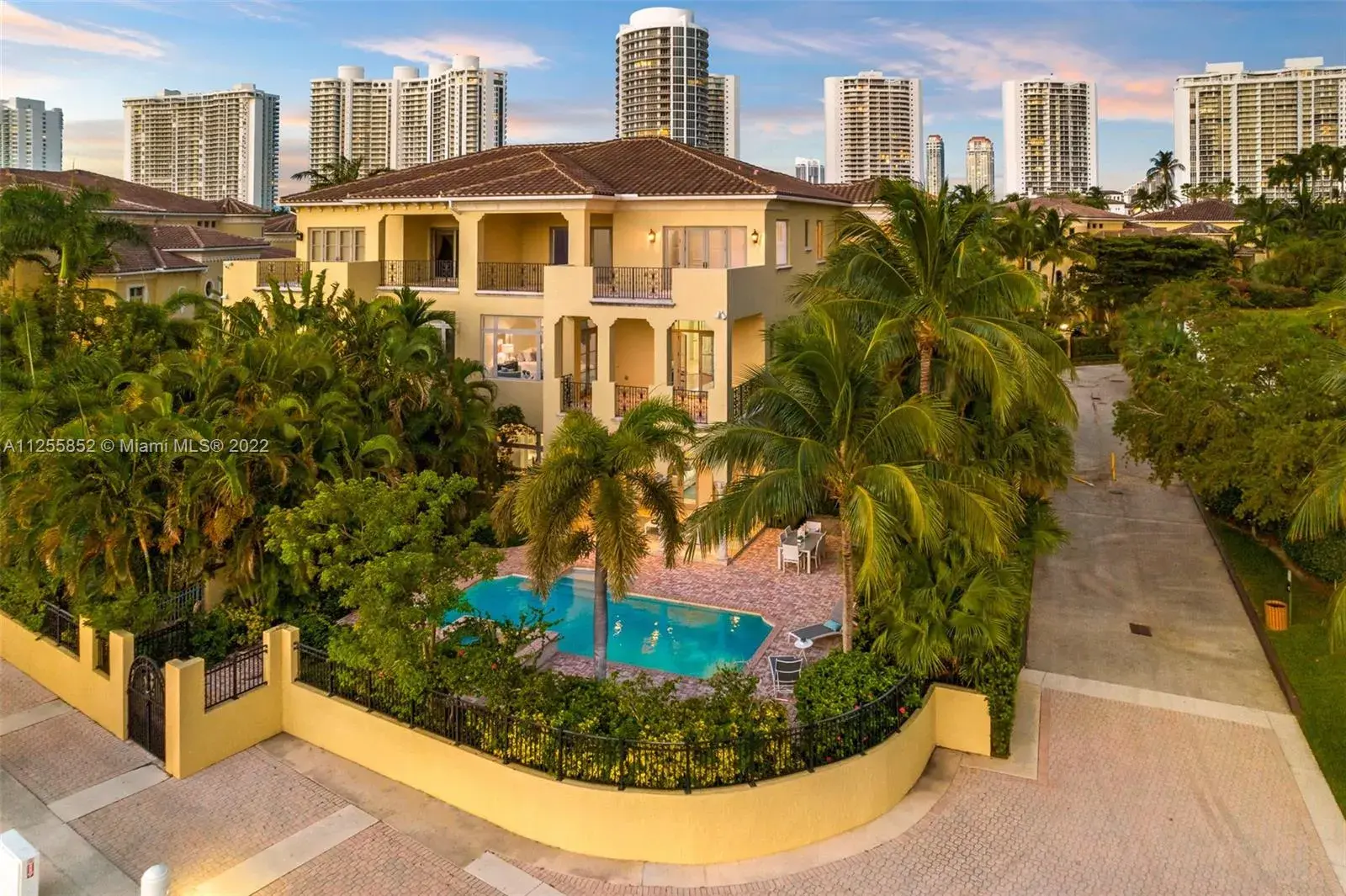5 bedroom 6 bath Residential for sale at 1530 Island Blvd, Aventura FL 33160