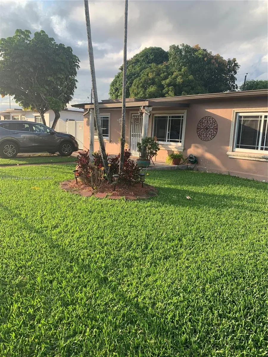 831 E 13th St, Hialeah FL 33010