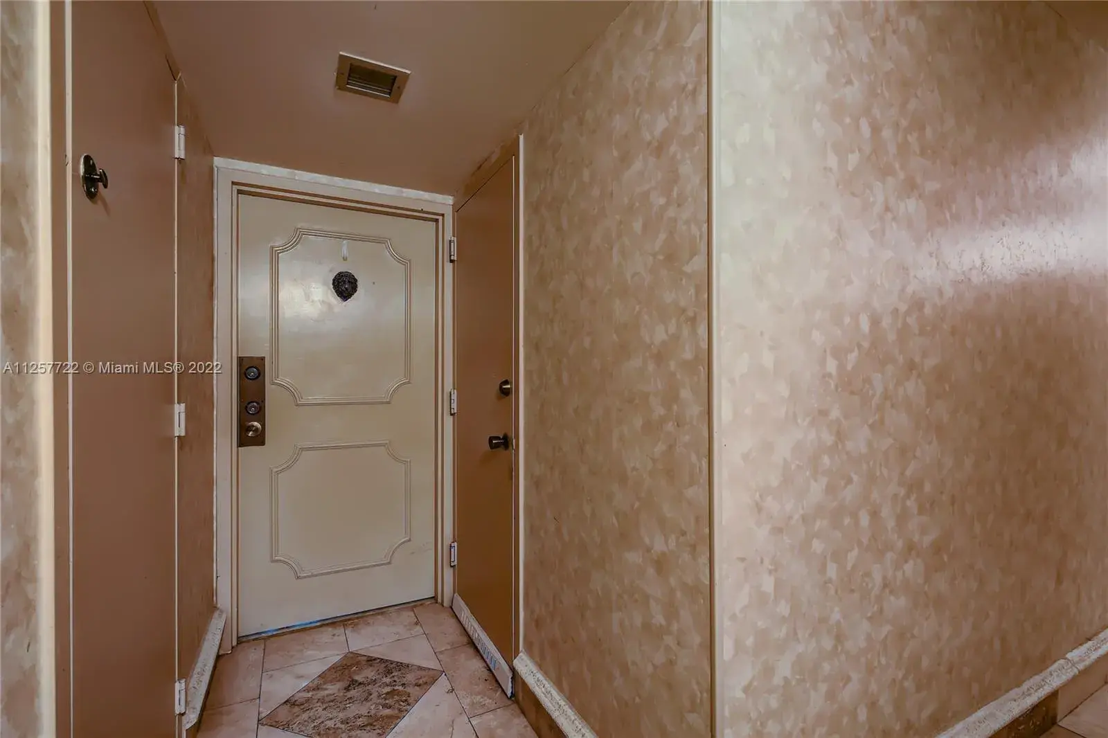 2201 S Ocean Dr # 1106, Hollywood FL 33019