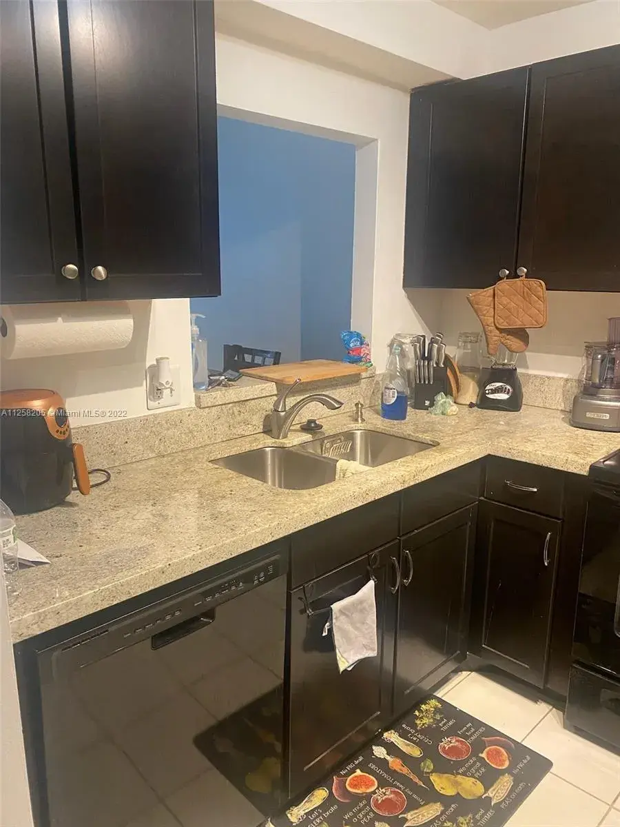 1830 Dixieanna St # 203, Hollywood FL 33020