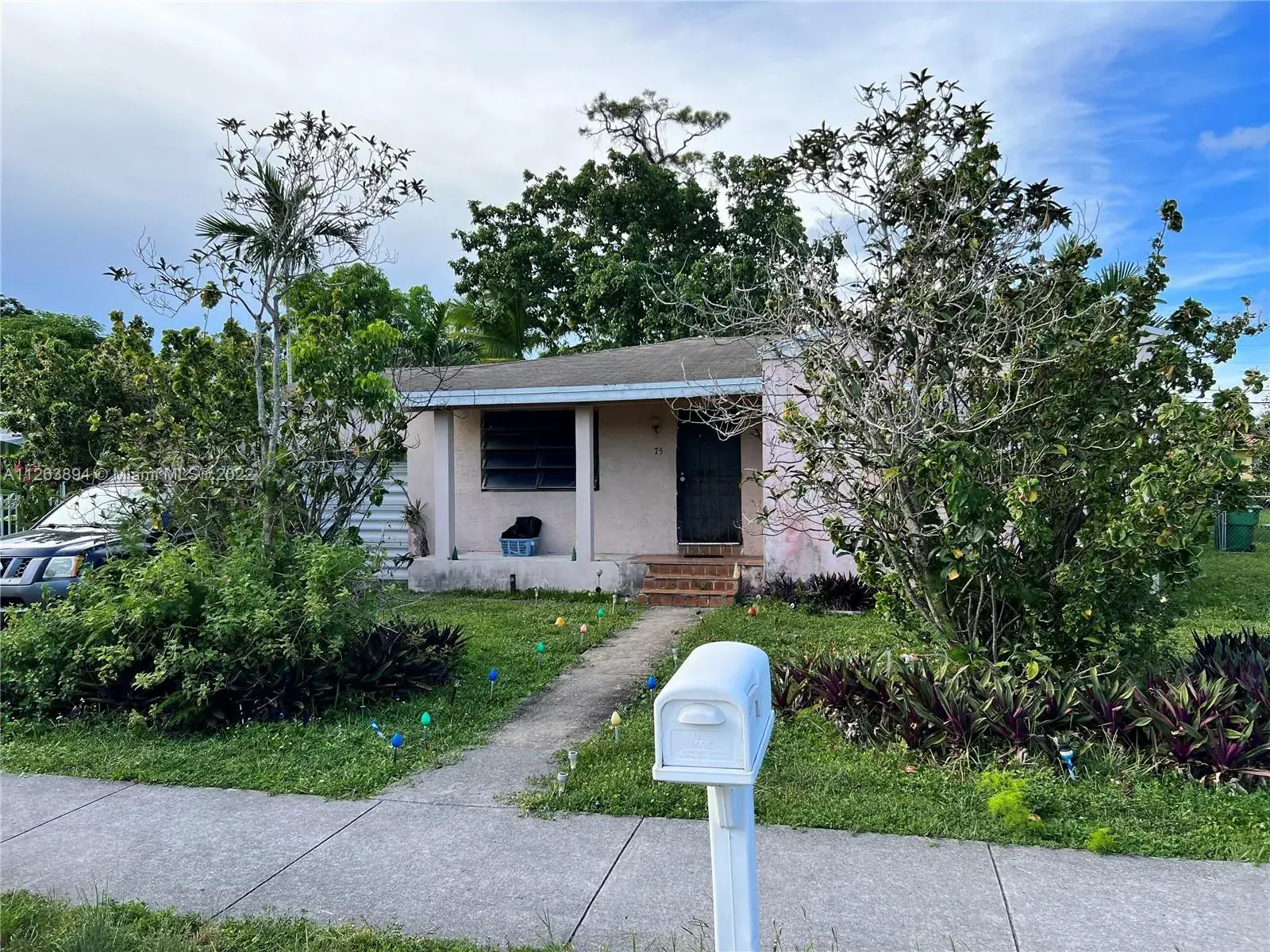 75 NW 117th St, Miami FL 33168