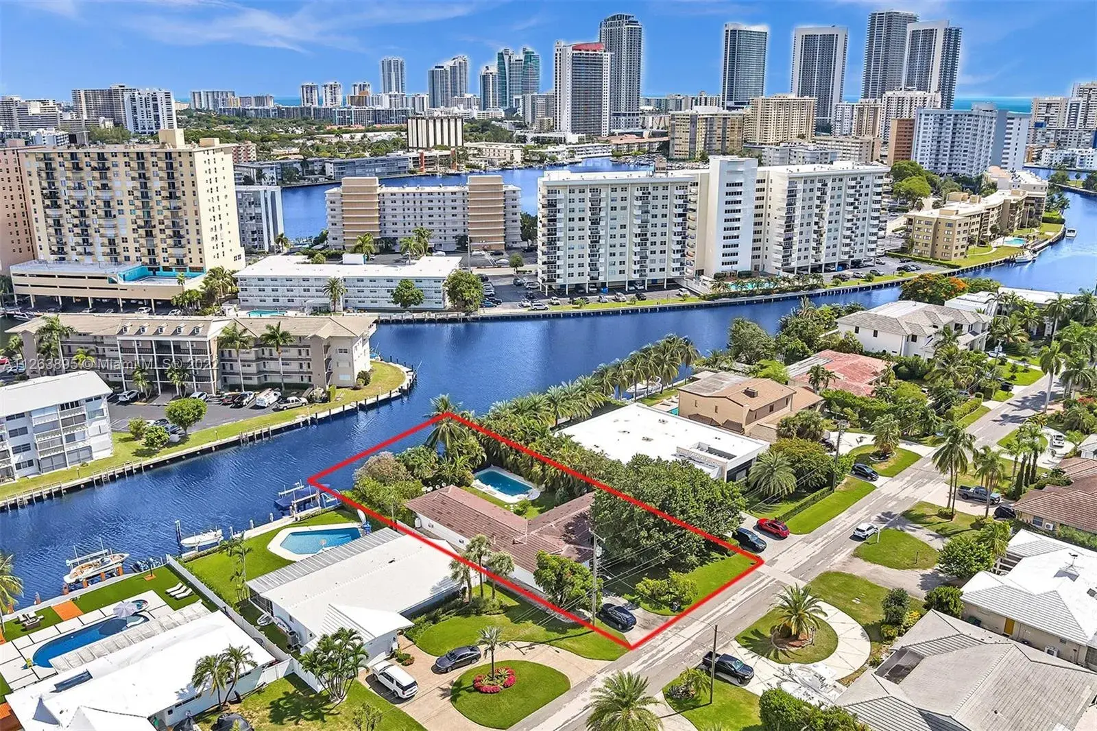 5 bedroom 4 bath Residential for sale at 430 Tamarind Dr, Hallandale Beach FL 33009