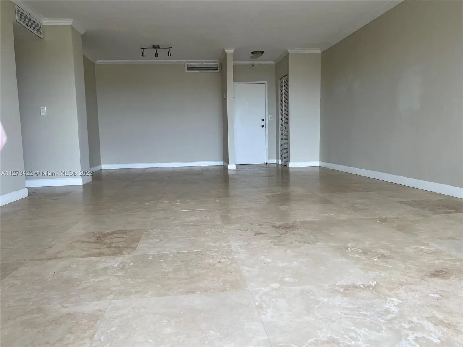 1 bedroom 1 bath Residential for sale at 2451 Brickell Ave # 18N, Miami FL 33129