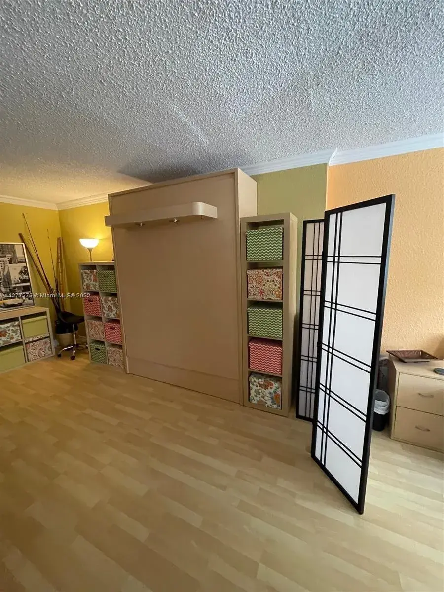 1913 S Ocean Dr # 219, Hallandale Beach FL 33009