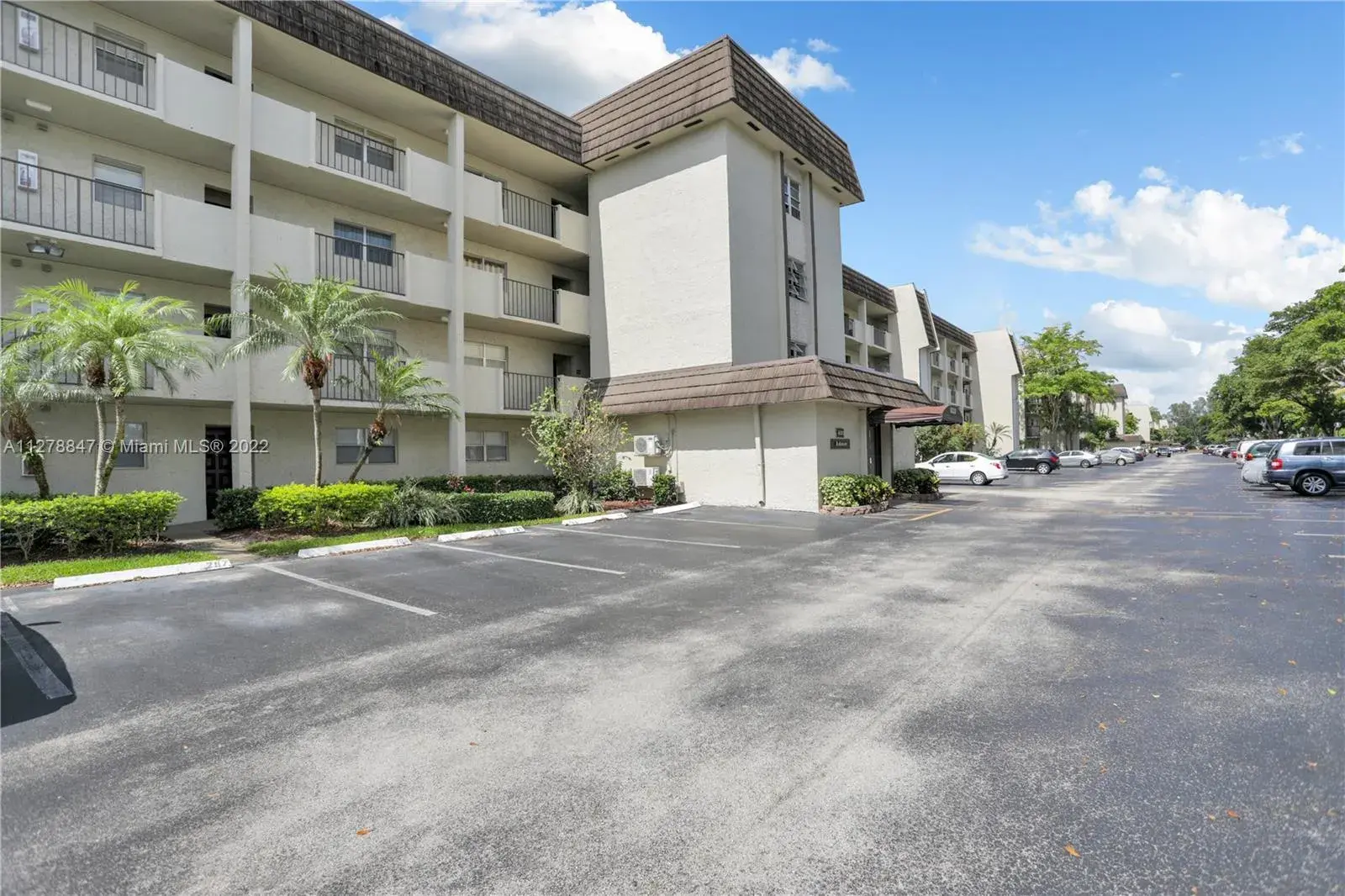 6020 NW 44th St # 407, Lauderhill FL 33319