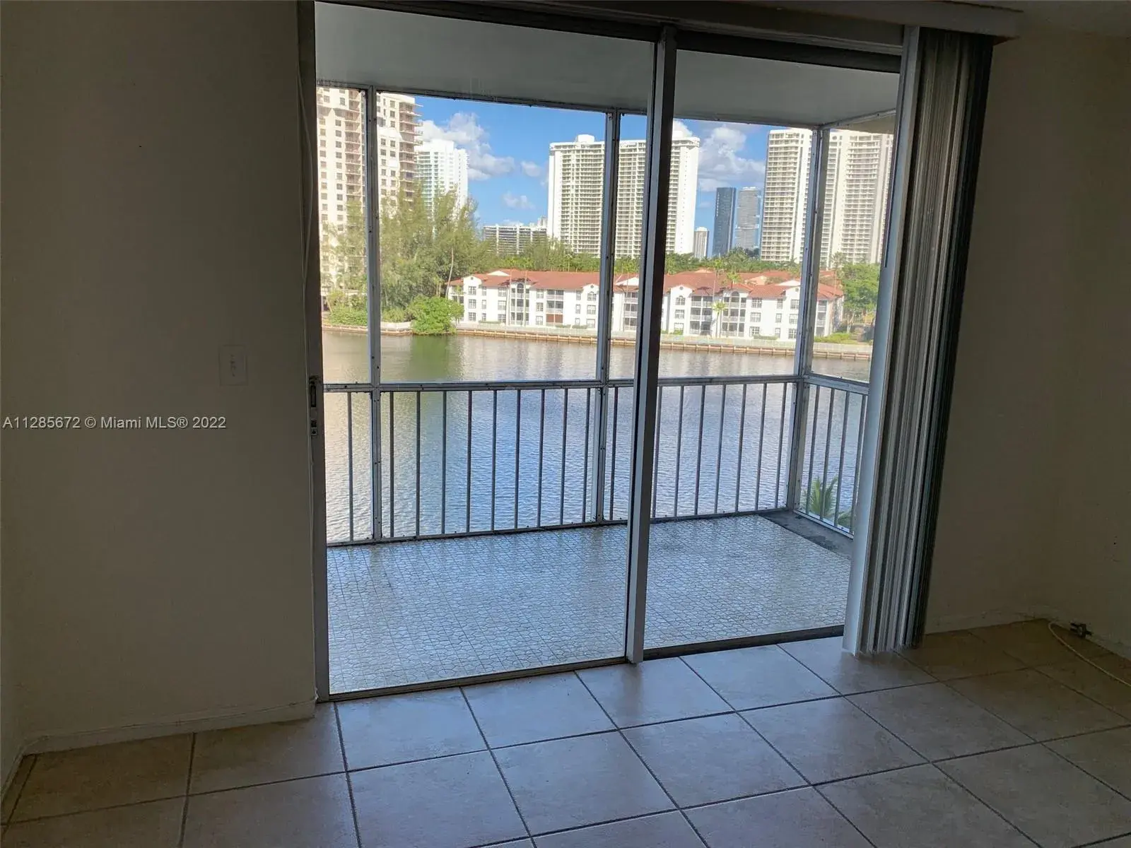2999 POINT EAST DR # 607, Aventura FL 33160