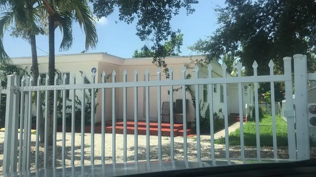 1130 NE 111th St, Biscayne Park FL 33161