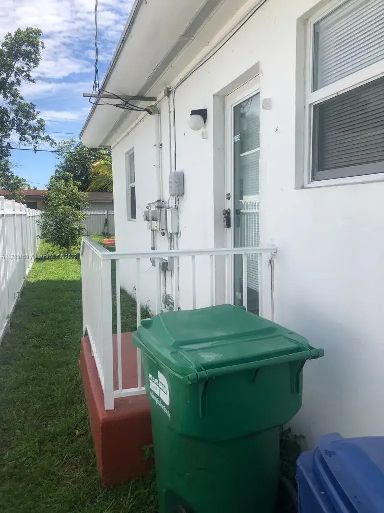 1130 NE 111th St, Biscayne Park FL 33161