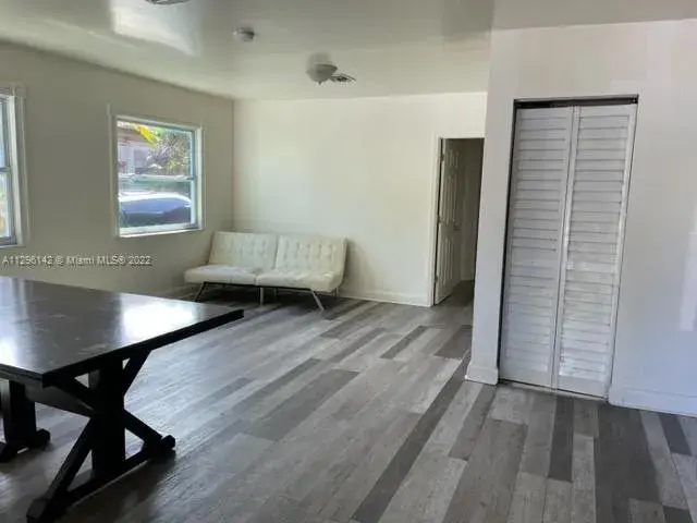 56 NW 60th St, Miami FL 33127