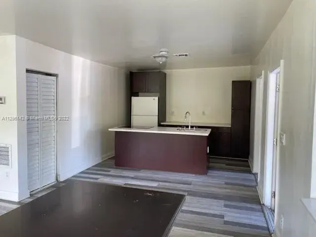 56 NW 60th St, Miami FL 33127