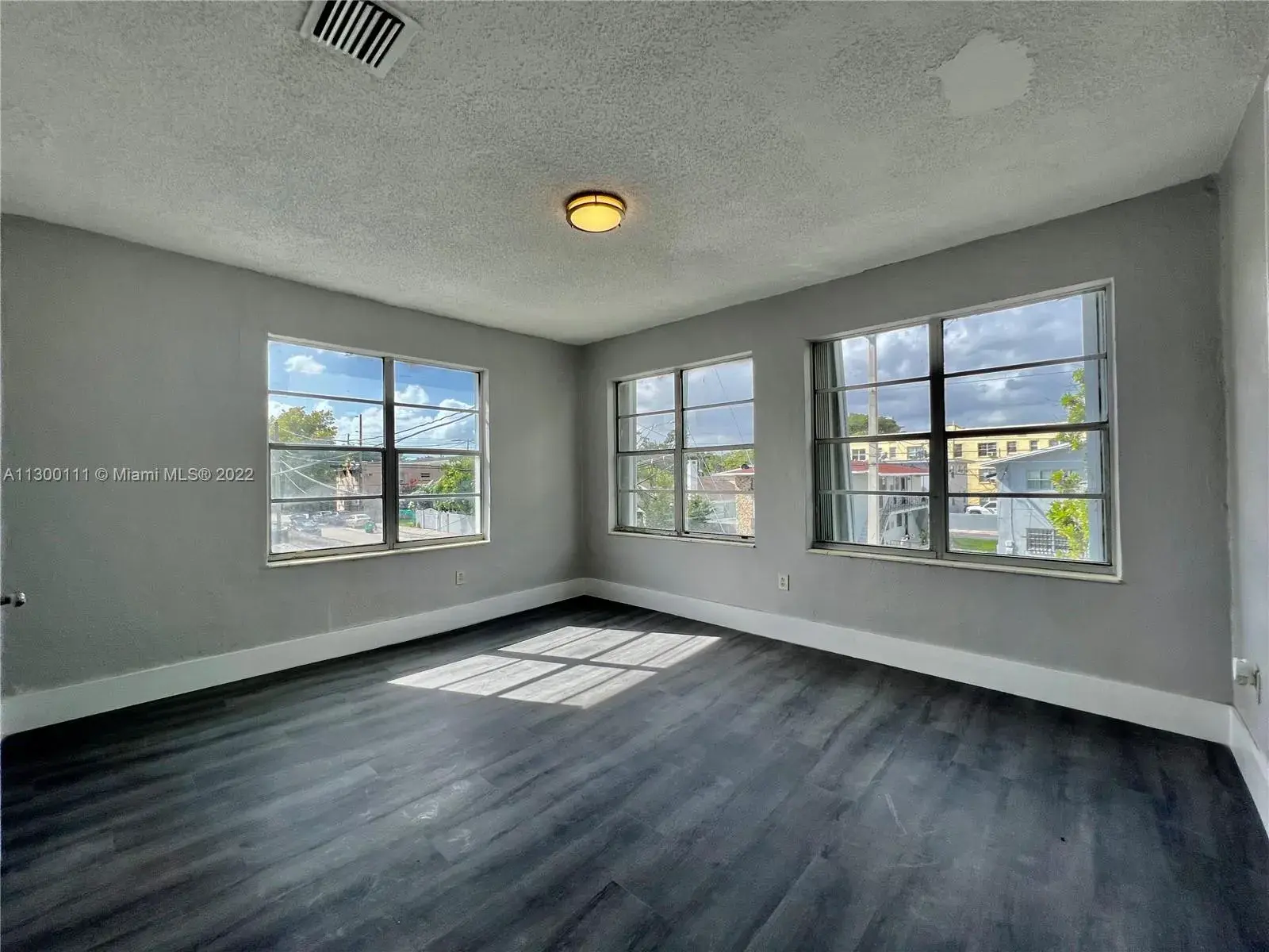 2 bedroom 1 bath Residential Lease for rent at 301 SW 10th Ave # 6, Miami FL 33130