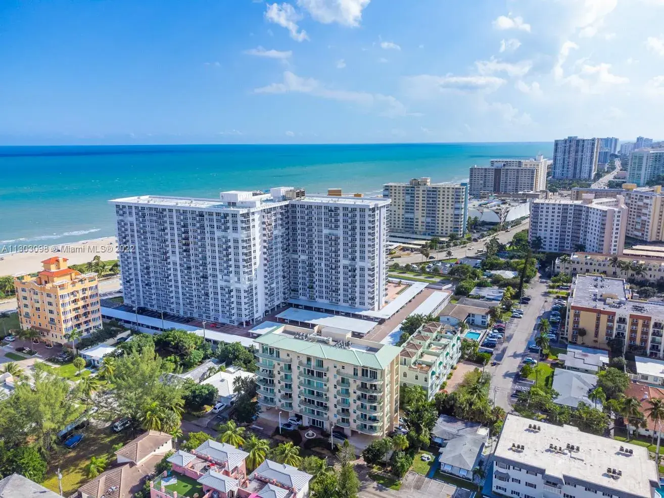 3210 NE 5th St # 203, Pompano Beach FL 33062