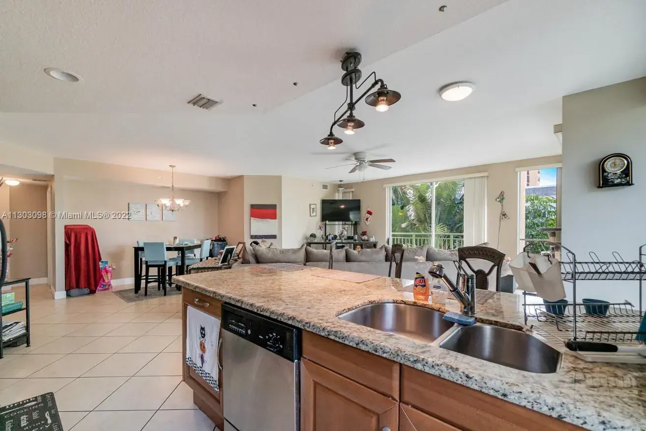 3210 NE 5th St # 203, Pompano Beach FL 33062