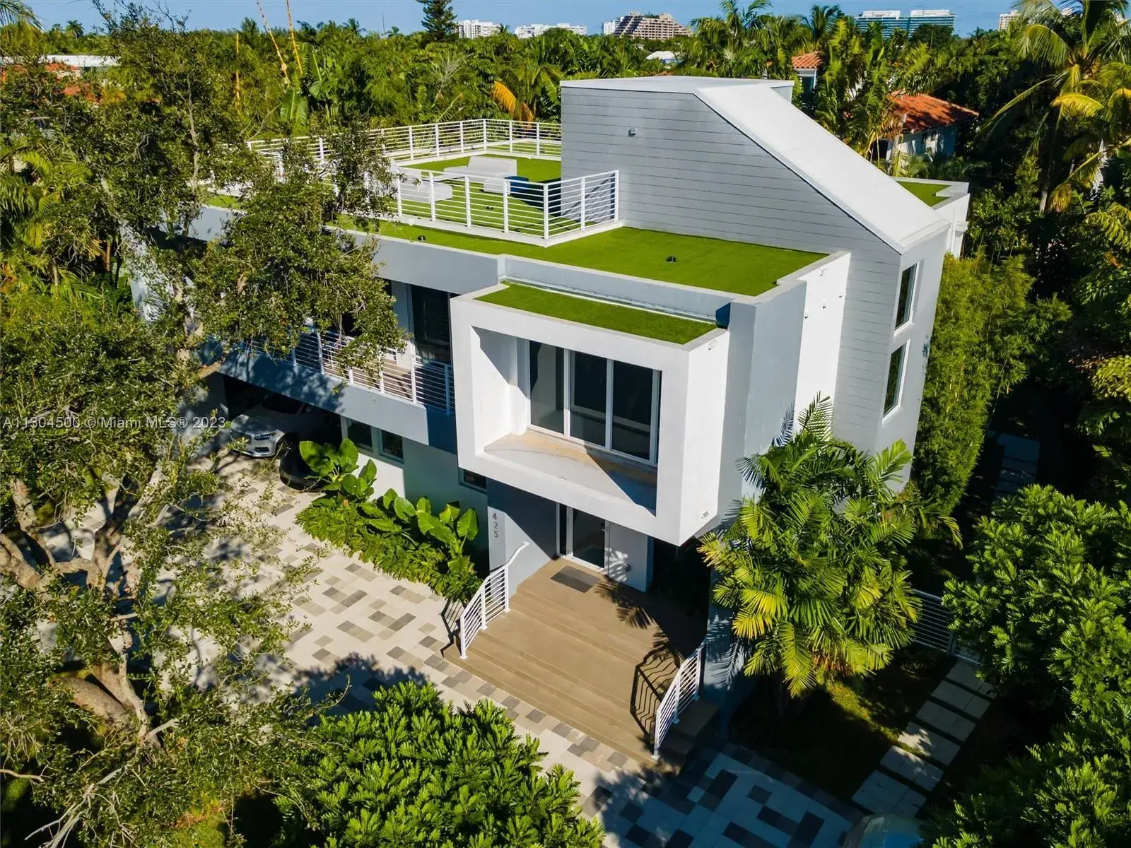 425 Harbor Dr, Key Biscayne FL 33149