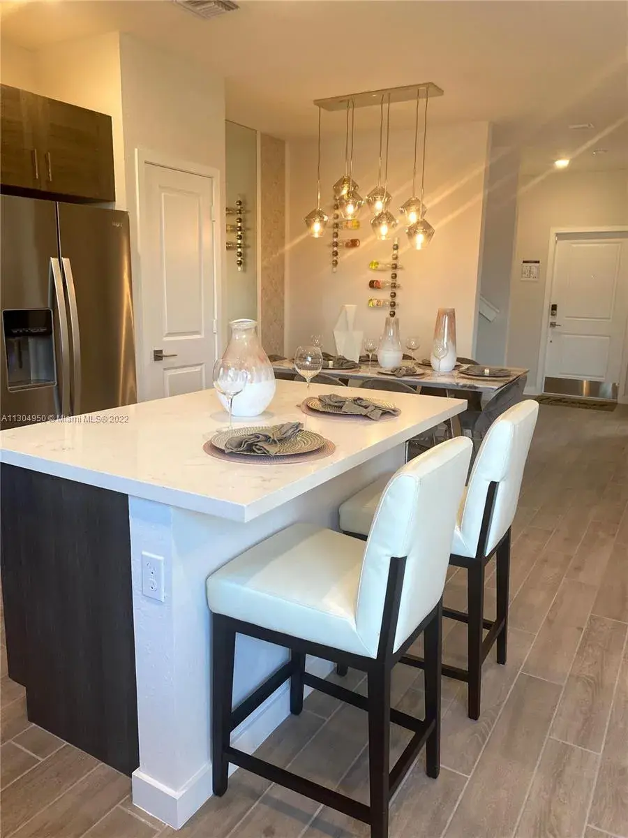 2305 SE 10th St, Homestead FL 33035