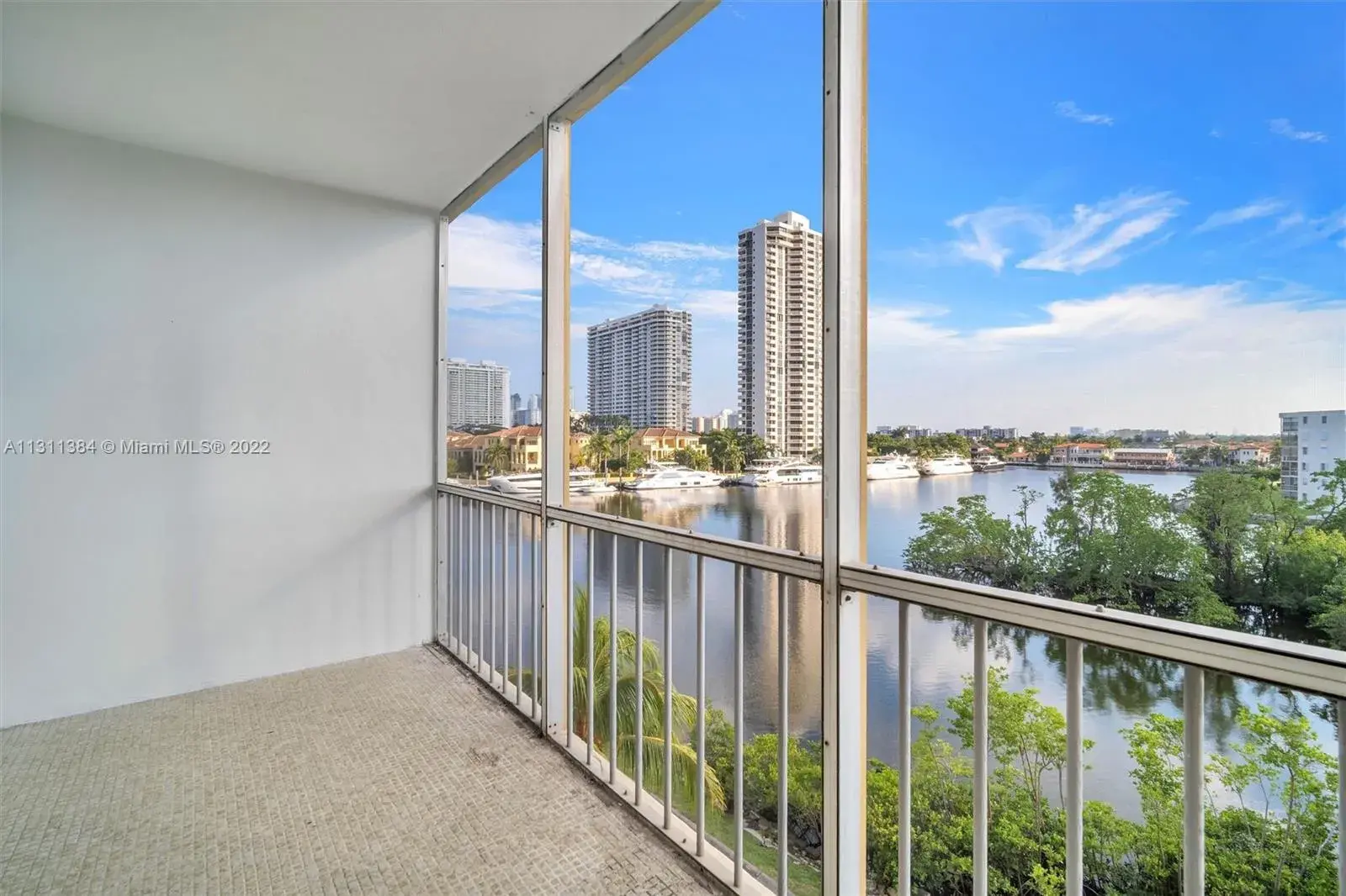 2980 Point East Dr # D507, Aventura FL 33160