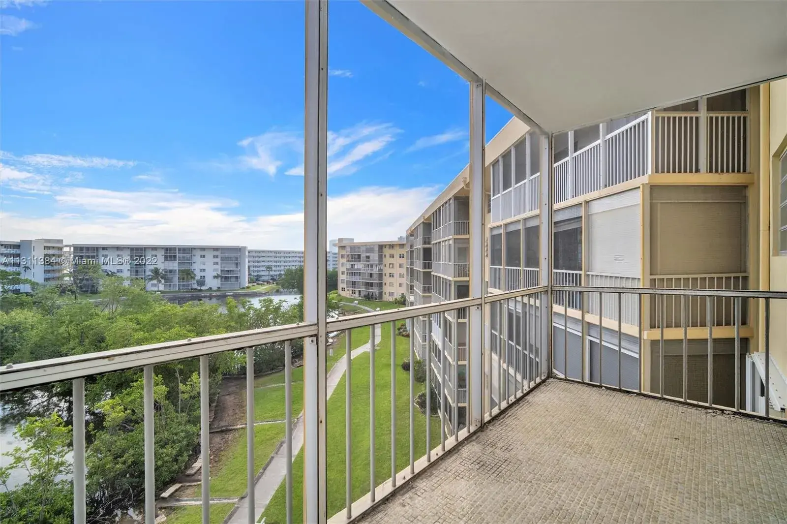 2980 Point East Dr # D507, Aventura FL 33160