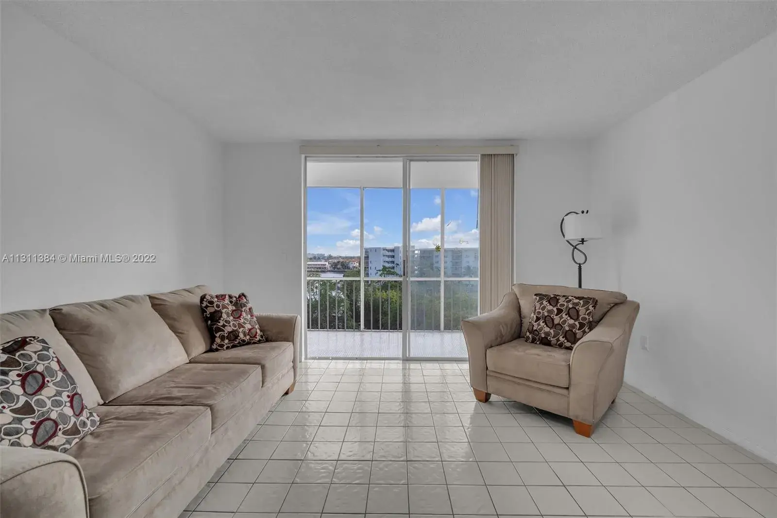 2980 Point East Dr # D507, Aventura FL 33160