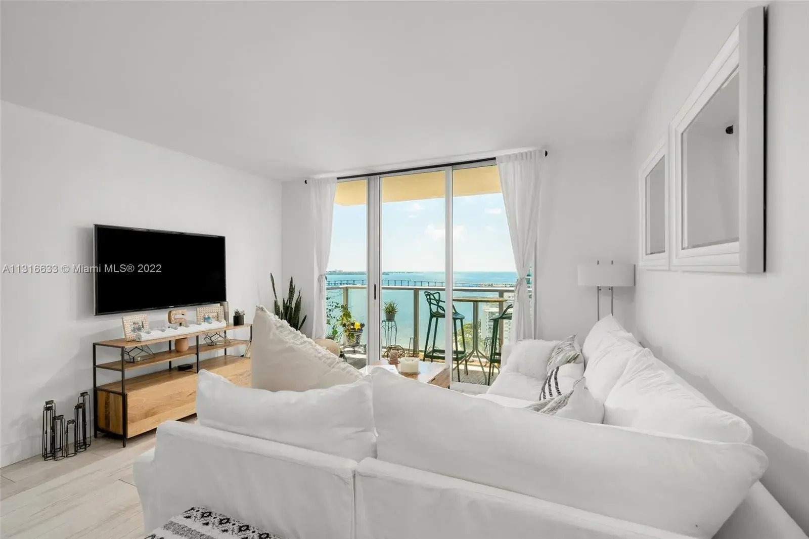 2 bedroom 2 bath Residential for sale at 1155 Brickell Bay Dr, Miami FL 33131