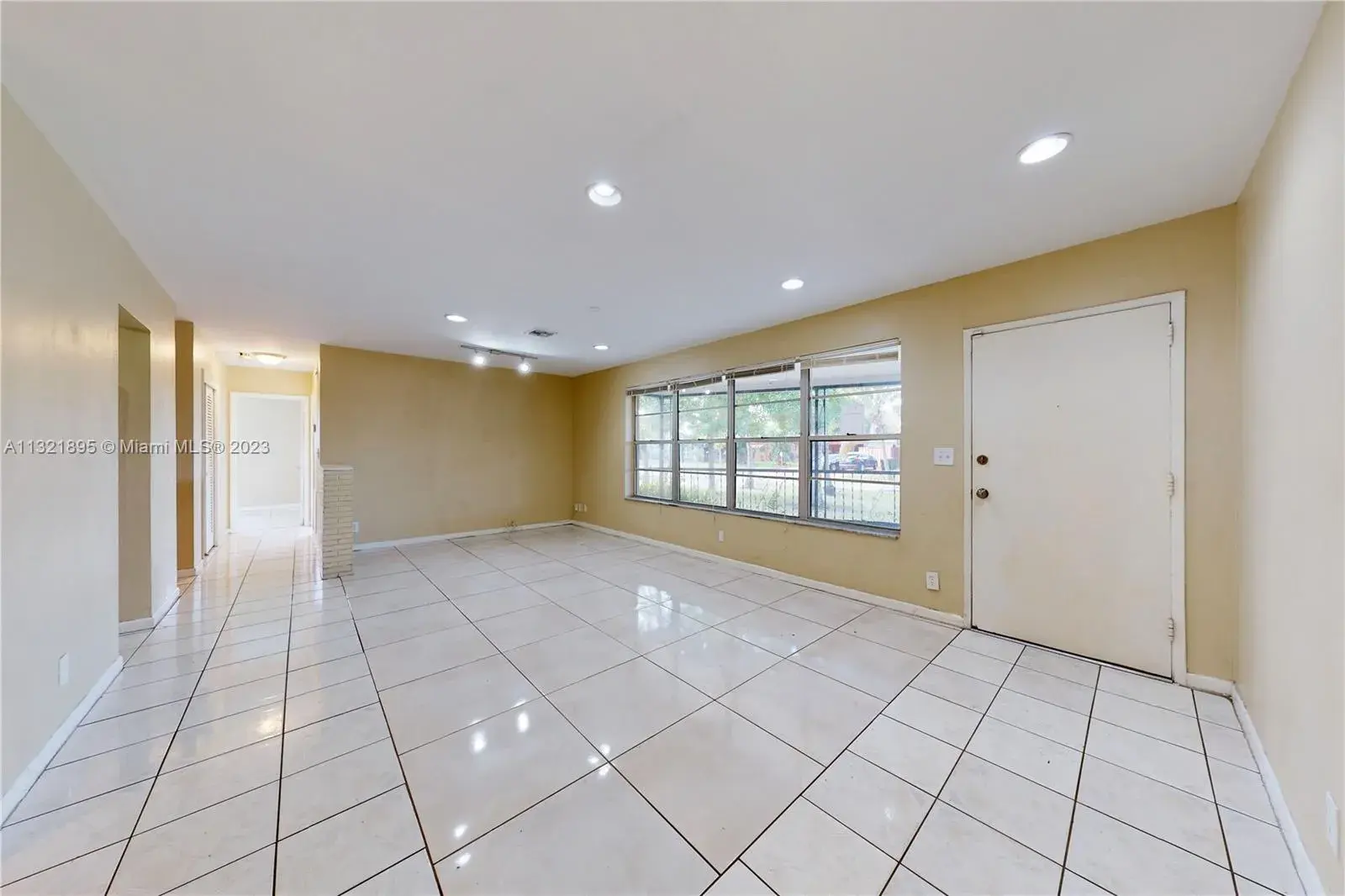 1028 Long Island Ave, Fort Lauderdale FL 33312
