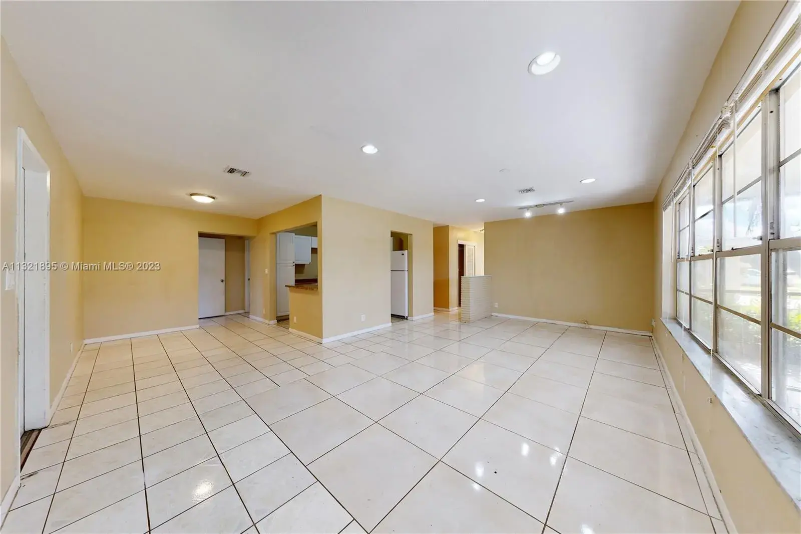 1028 Long Island Ave, Fort Lauderdale FL 33312