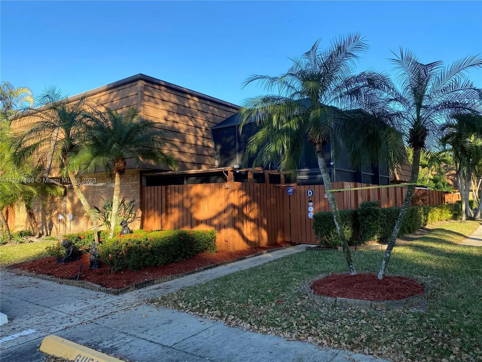 3 bedroom 2 bath Residential for sale at 9135 SW 20th Pl # D, Davie FL 33324