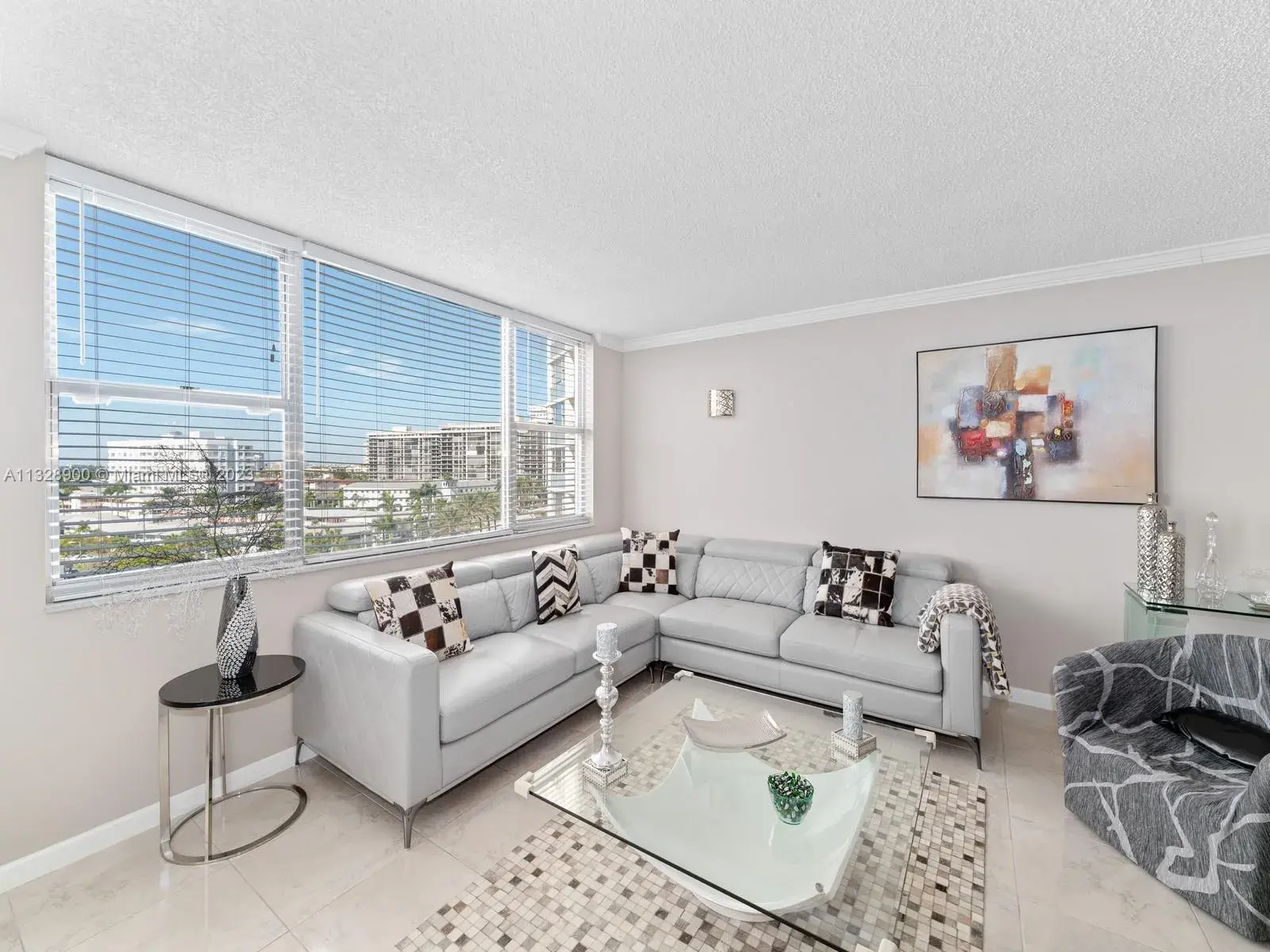 3180 S Ocean Dr # 618, Hallandale Beach FL 33009
