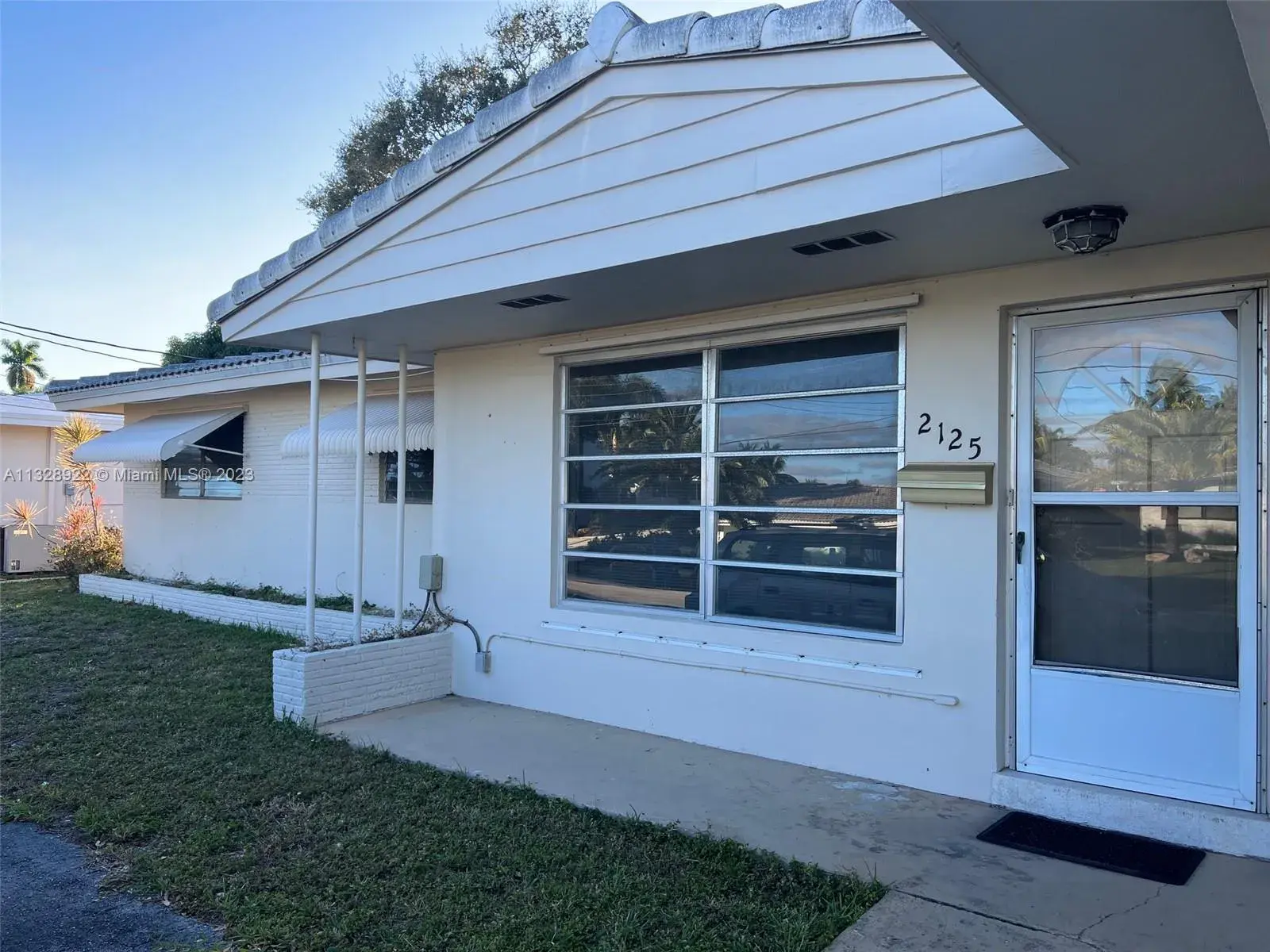 3 bedroom 3 bath for sale at 2125 NE 17th Ave, Wilton Manors FL 33305
