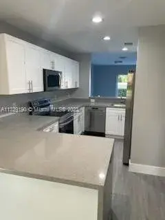 2472 NW 98th Ln, Sunrise FL 33322