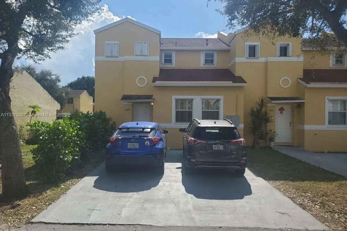1664 NE 5th St, Homestead FL 33033