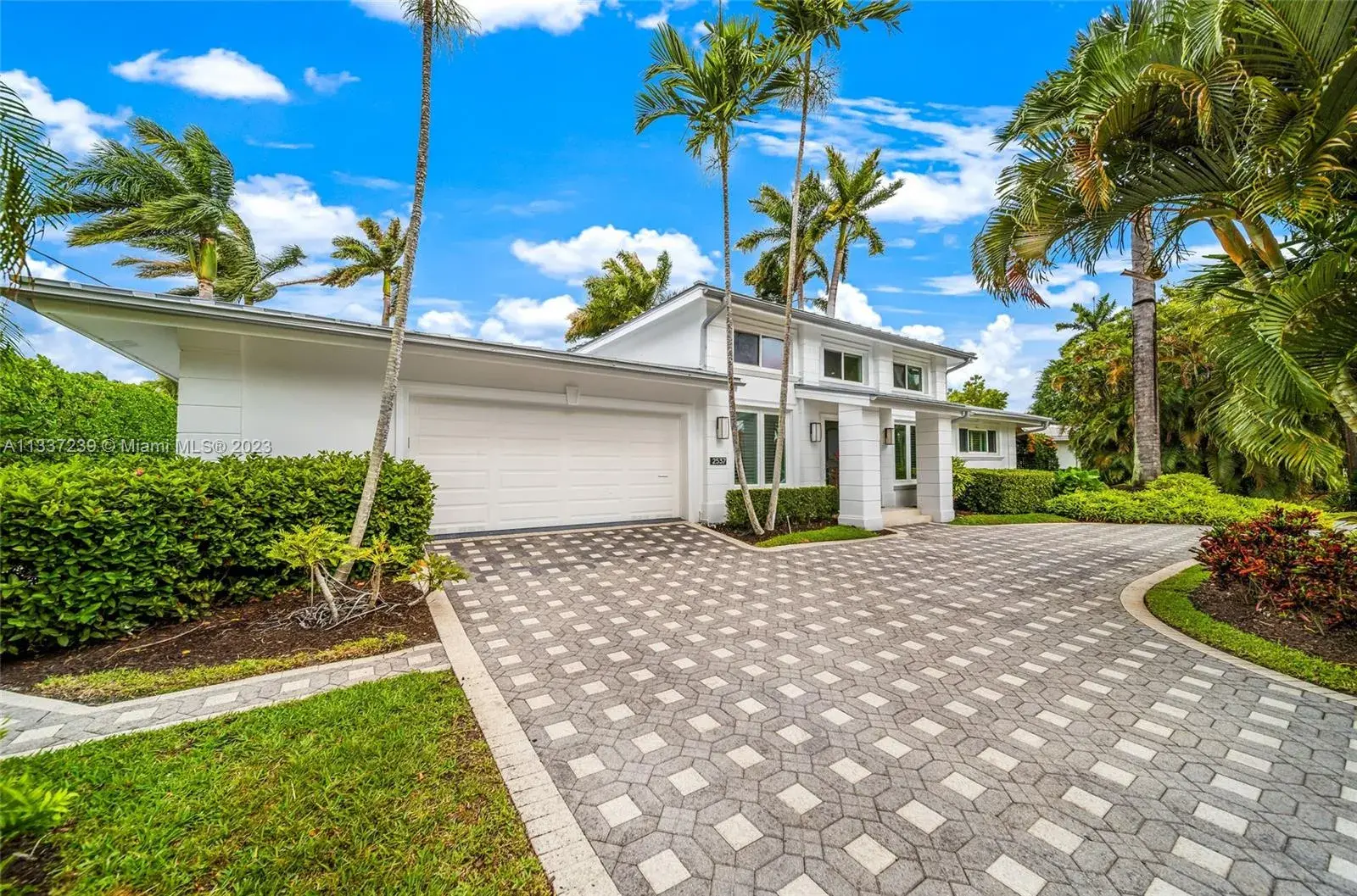 2537 Lucille Dr, Fort Lauderdale FL 33316